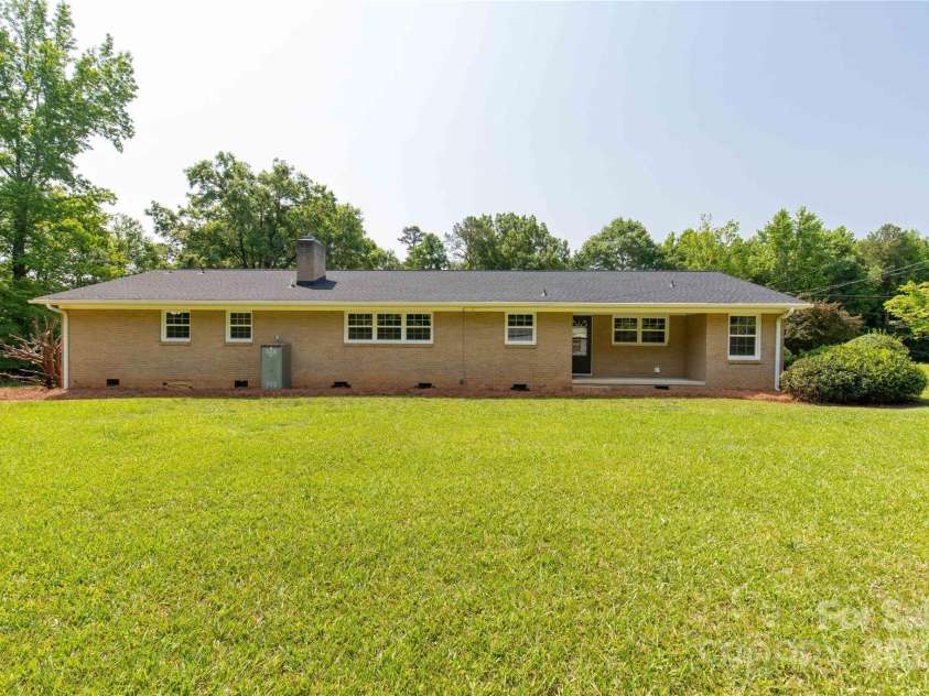 279 Bailey Road, Lancaster, SC 29720.  MLS# CAR4266475, YatesRealty ID 26272. 