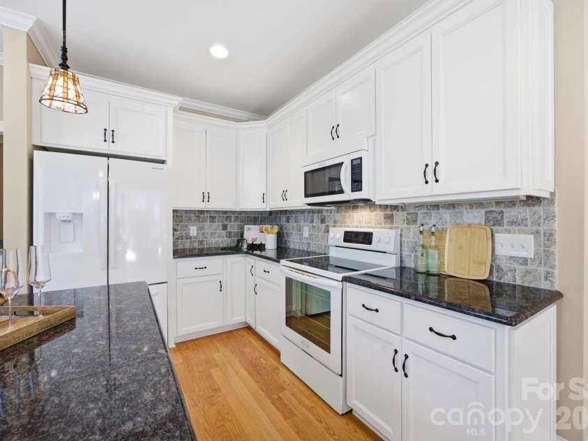 625 James Alexander Way, Davidson, NC 28036.  MLS# CAR4369988, YatesRealty ID 26272. 