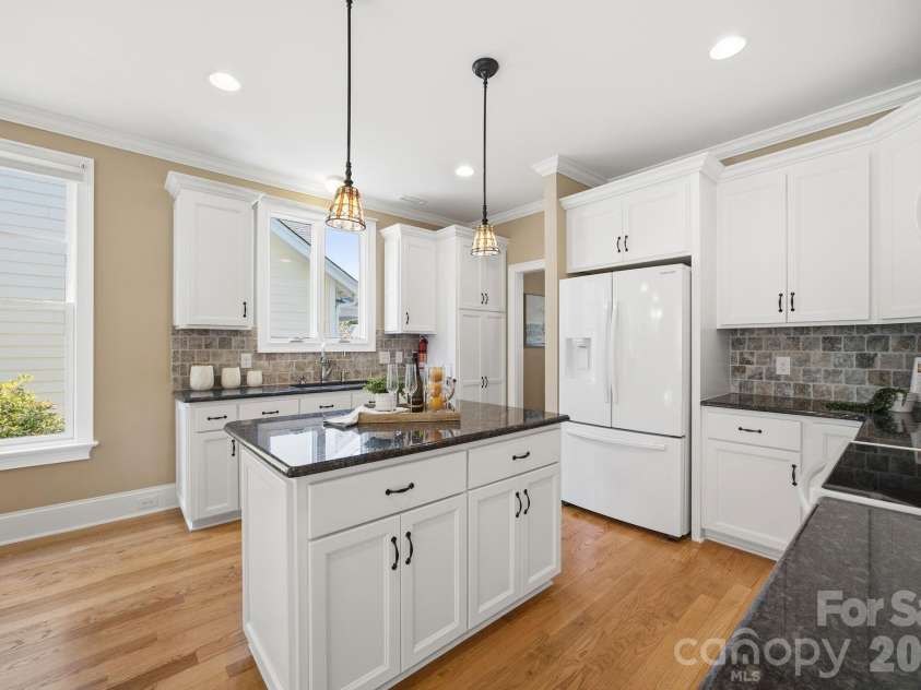 625 James Alexander Way, Davidson, NC 28036.  MLS# CAR4369988, YatesRealty ID 26272. 