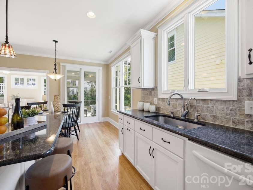 625 James Alexander Way, Davidson, NC 28036.  MLS# CAR4369988, YatesRealty ID 26272. 