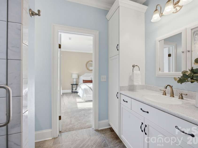 625 James Alexander Way, Davidson, NC 28036.  MLS# CAR4369988, YatesRealty ID 26272. 