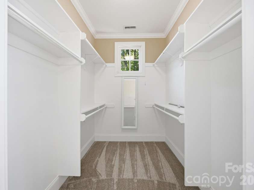 625 James Alexander Way, Davidson, NC 28036.  MLS# CAR4369988, YatesRealty ID 26272. 