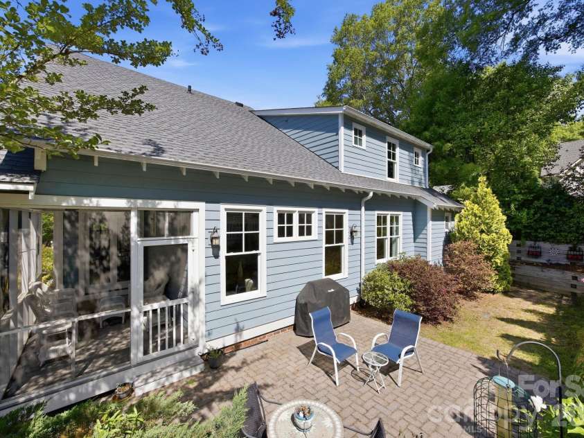 625 James Alexander Way, Davidson, NC 28036.  MLS# CAR4369988, YatesRealty ID 26272. 