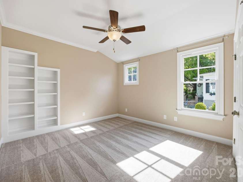625 James Alexander Way, Davidson, NC 28036.  MLS# CAR4369988, YatesRealty ID 26272. 