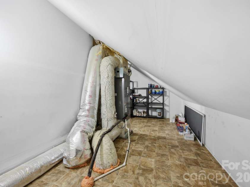 625 James Alexander Way, Davidson, NC 28036.  MLS# CAR4369988, YatesRealty ID 26272. 