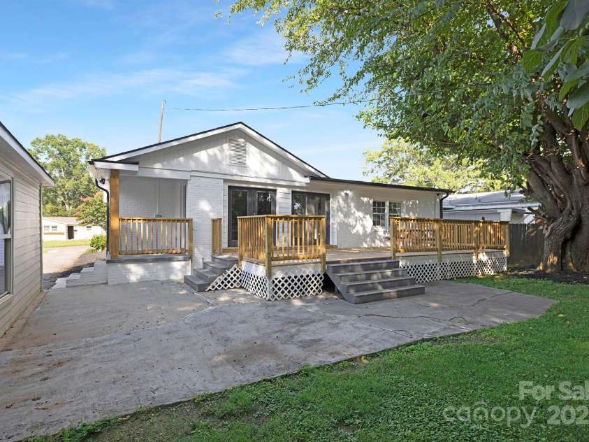 4838 Keats Avenue, Charlotte, NC 28212.  MLS# CAR4265813, YatesRealty ID 26273. 