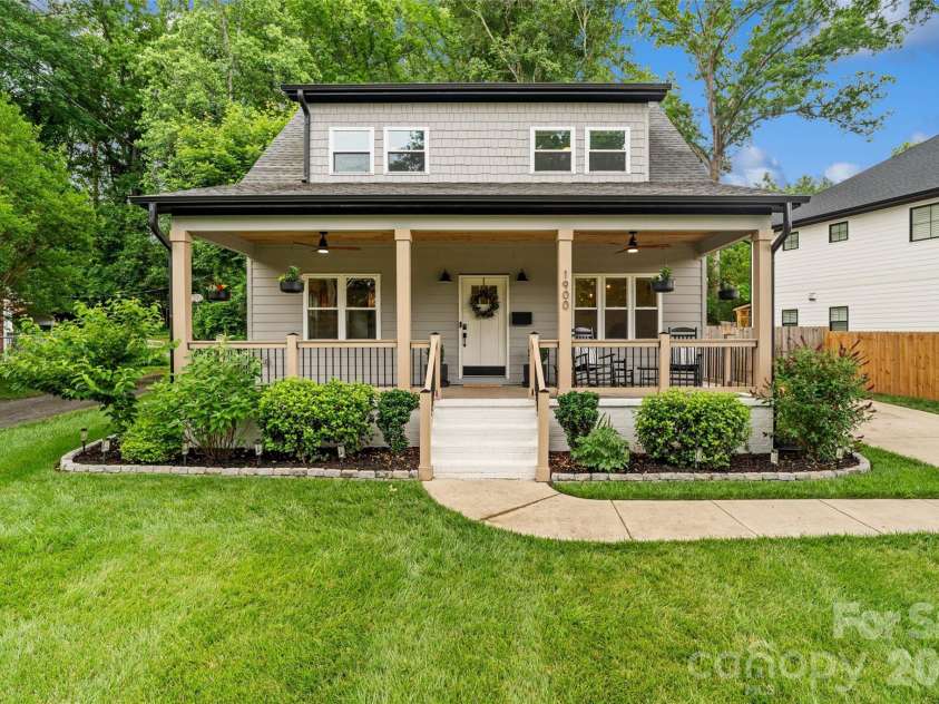 1900 Arnold Drive, Charlotte, NC 28205.  MLS# CAR4384281, YatesRealty ID 26274. 