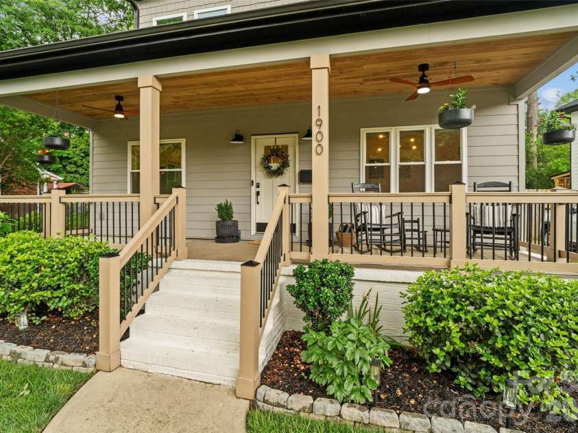 1900 Arnold Drive, Charlotte, NC 28205.  MLS# CAR4384281, YatesRealty ID 26274. 