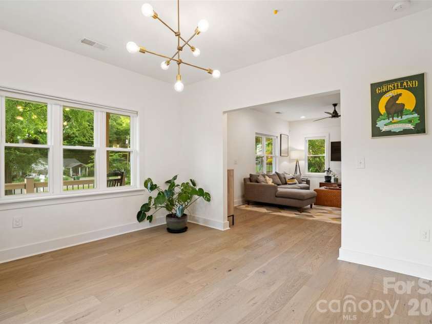 1900 Arnold Drive, Charlotte, NC 28205.  MLS# CAR4384281, YatesRealty ID 26274. 