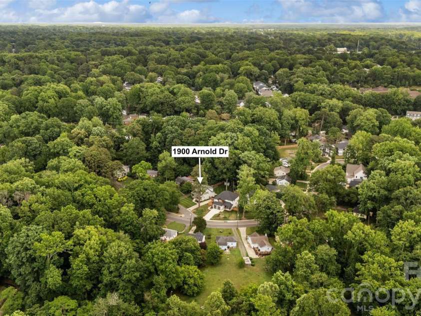 1900 Arnold Drive, Charlotte, NC 28205.  MLS# CAR4384281, YatesRealty ID 26274. 