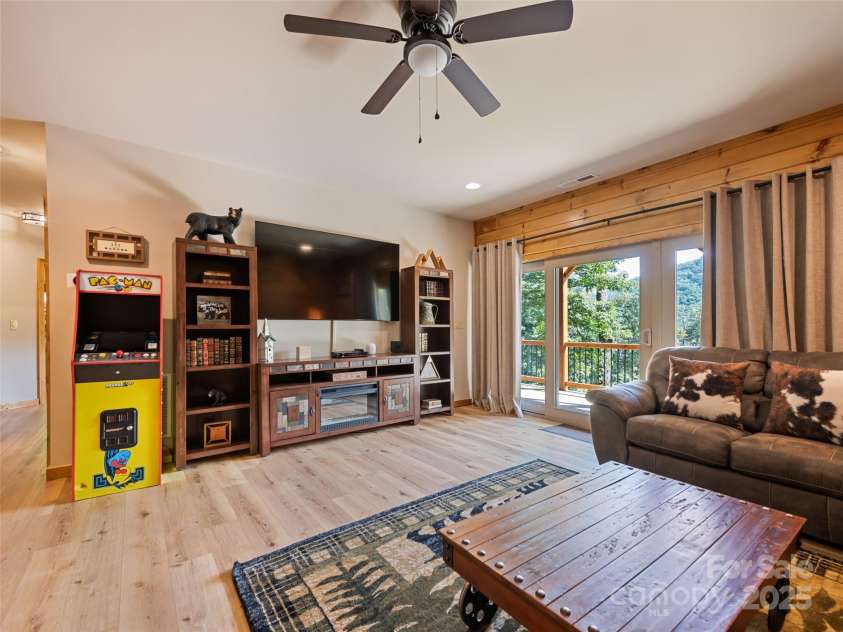 85 Iga Trail, Maggie Valley, NC 28751.  MLS# CAR4293610, YatesRealty ID 26274. 