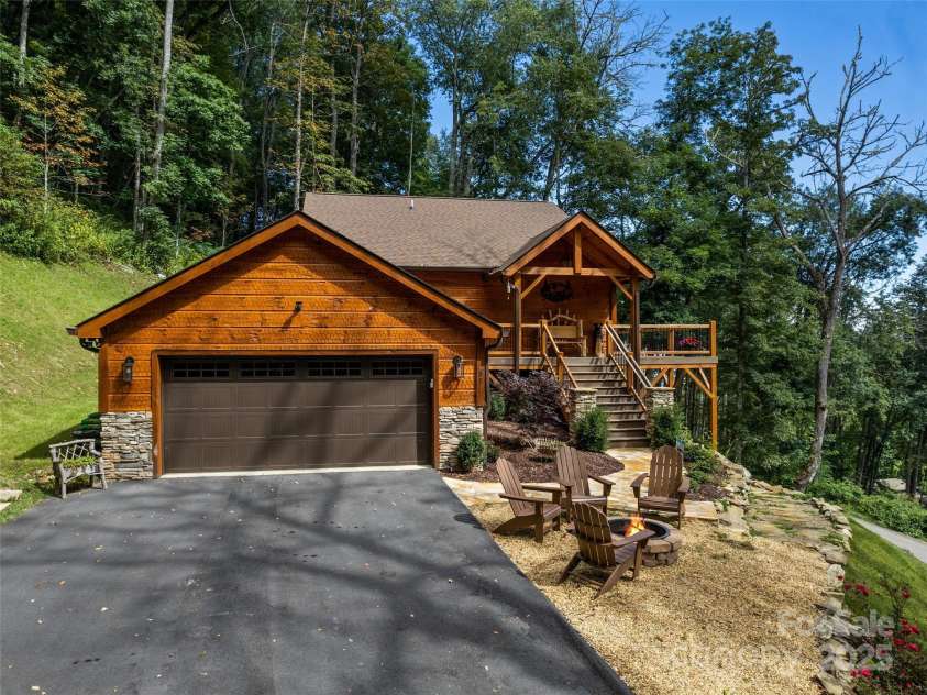 85 Iga Trail, Maggie Valley, NC 28751.  MLS# CAR4293610, YatesRealty ID 26274. 