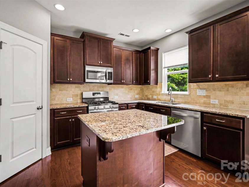 6003 Fallondale Road, Waxhaw, NC 28173.  MLS# CAR4402311, YatesRealty ID 26275. 