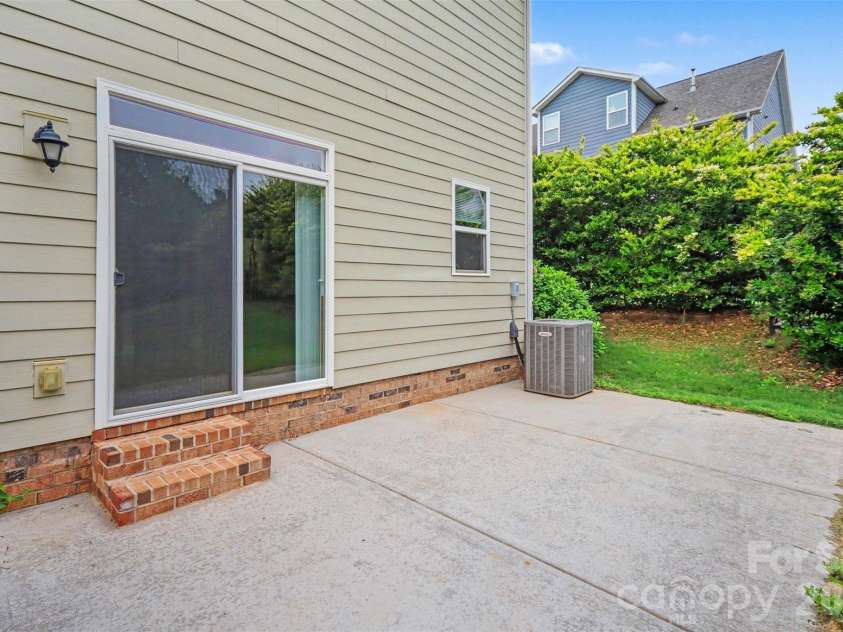 6003 Fallondale Road, Waxhaw, NC 28173.  MLS# CAR4402311, YatesRealty ID 26275. 