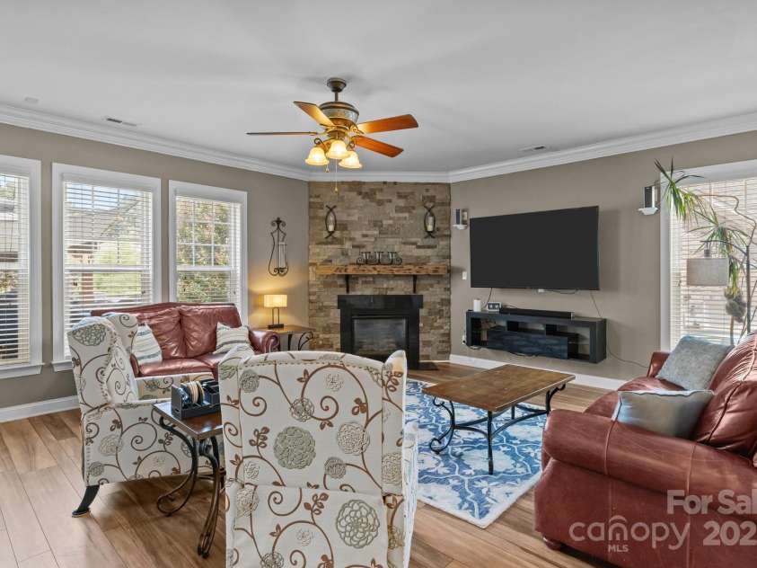 125 Snow Fountain Lane, Mooresville, NC 28115.  MLS# CAR4274171, YatesRealty ID 26276. 