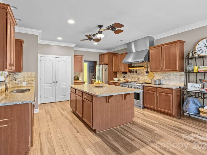 125 Snow Fountain Lane, Mooresville, NC 28115.  MLS# CAR4274171, YatesRealty ID 26276. 