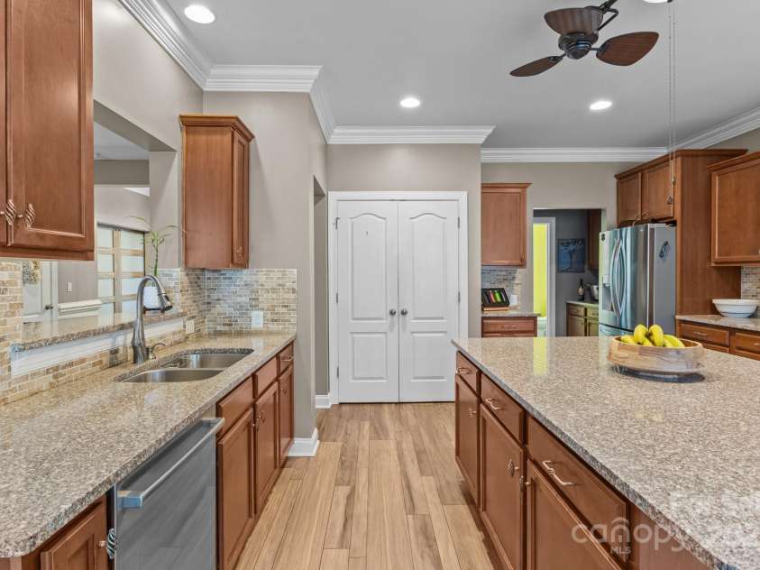 125 Snow Fountain Lane, Mooresville, NC 28115.  MLS# CAR4274171, YatesRealty ID 26276. 