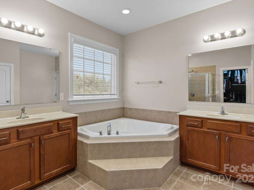 125 Snow Fountain Lane, Mooresville, NC 28115.  MLS# CAR4274171, YatesRealty ID 26276. 