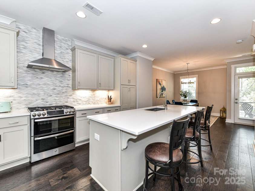1116 36th Street, Charlotte, NC 28205.  MLS# CAR4273340, YatesRealty ID 26278. 