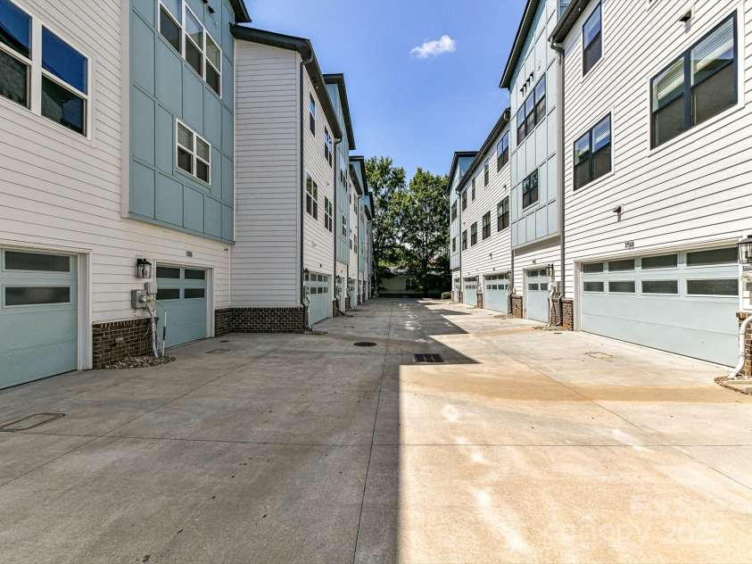 1116 36th Street, Charlotte, NC 28205.  MLS# CAR4273340, YatesRealty ID 26278. 