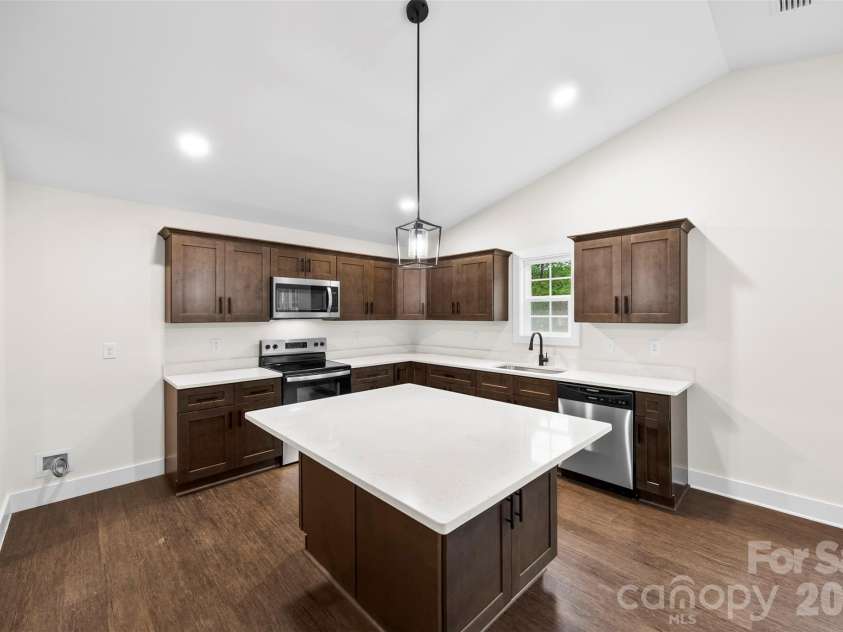 200 Knollwood Circle, Albemarle, NC 28001.  MLS# CAR4377154, YatesRealty ID 26278. 