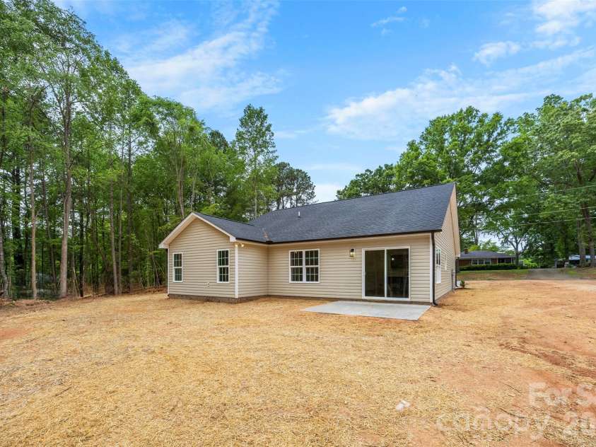 200 Knollwood Circle, Albemarle, NC 28001.  MLS# CAR4377154, YatesRealty ID 26278. 