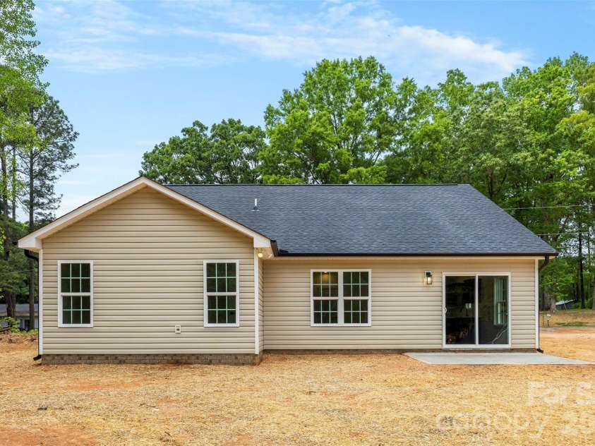 200 Knollwood Circle, Albemarle, NC 28001.  MLS# CAR4377154, YatesRealty ID 26278. 