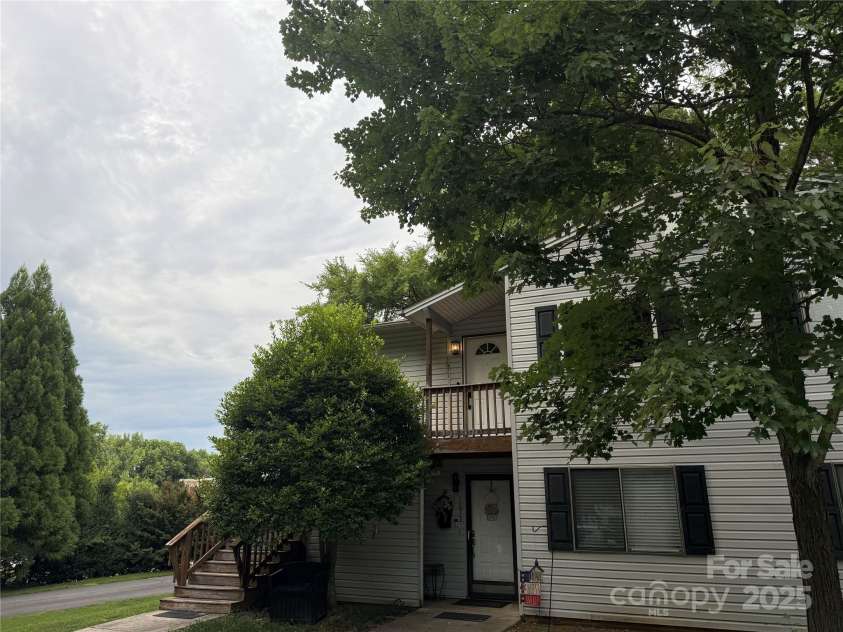 1671 Hunters Trail, Rock Hill, SC 29732.  MLS# CAR4279783, YatesRealty ID 26279. 