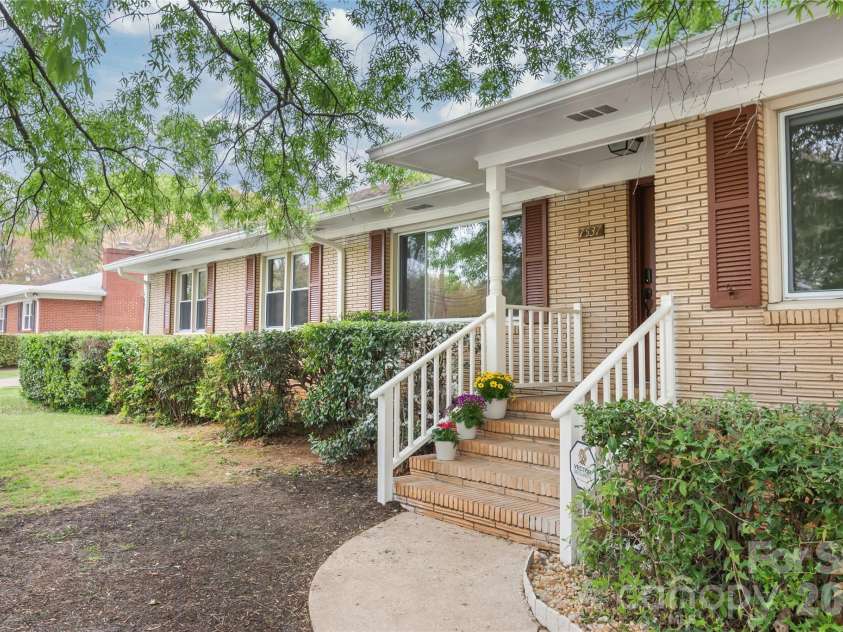7537 Monroe Road, Charlotte, NC 28212.  MLS# CAR4363203, YatesRealty ID 26279. 