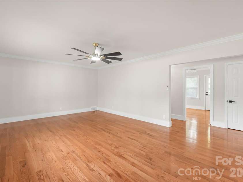 7537 Monroe Road, Charlotte, NC 28212.  MLS# CAR4363203, YatesRealty ID 26279. 