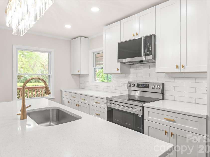 7537 Monroe Road, Charlotte, NC 28212.  MLS# CAR4363203, YatesRealty ID 26279. 