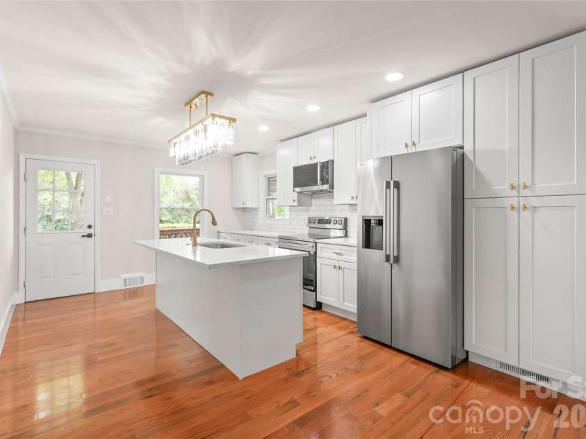 7537 Monroe Road, Charlotte, NC 28212.  MLS# CAR4363203, YatesRealty ID 26279. 