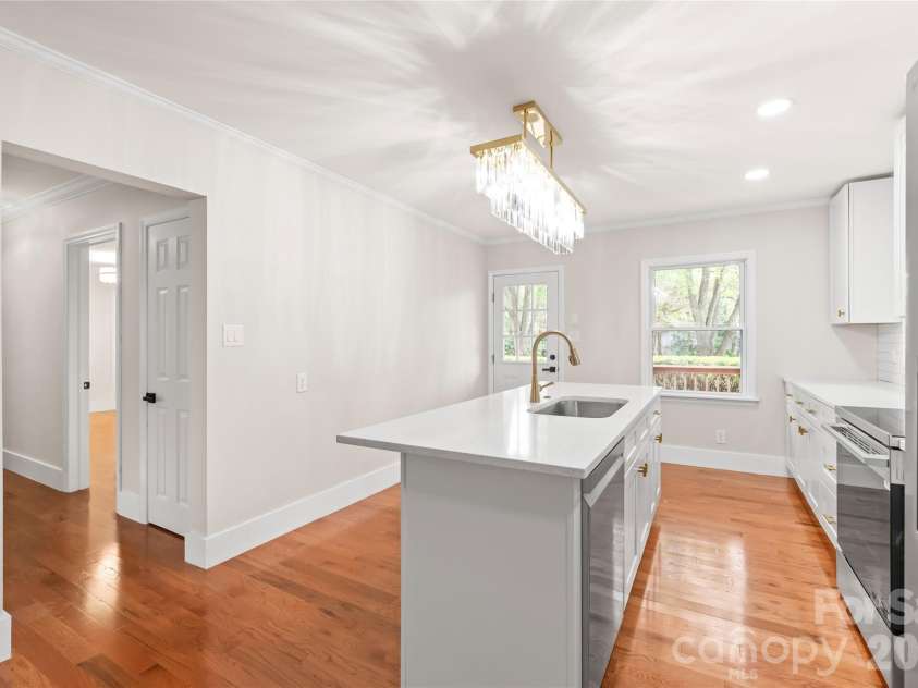 7537 Monroe Road, Charlotte, NC 28212.  MLS# CAR4363203, YatesRealty ID 26279. 