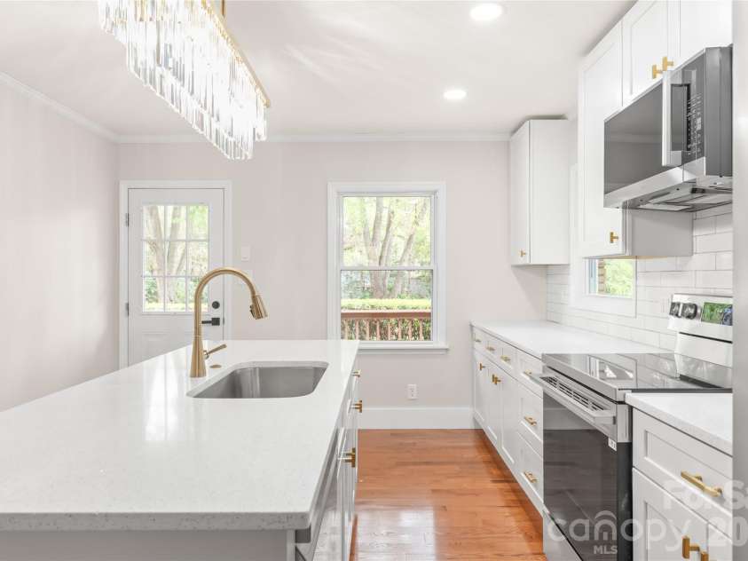 7537 Monroe Road, Charlotte, NC 28212.  MLS# CAR4363203, YatesRealty ID 26279. 