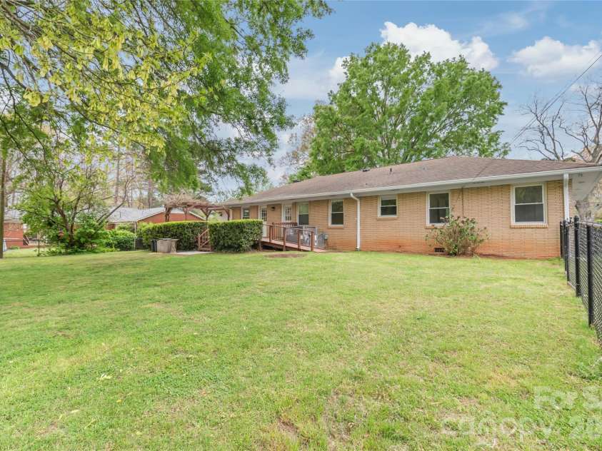 7537 Monroe Road, Charlotte, NC 28212.  MLS# CAR4363203, YatesRealty ID 26279. 