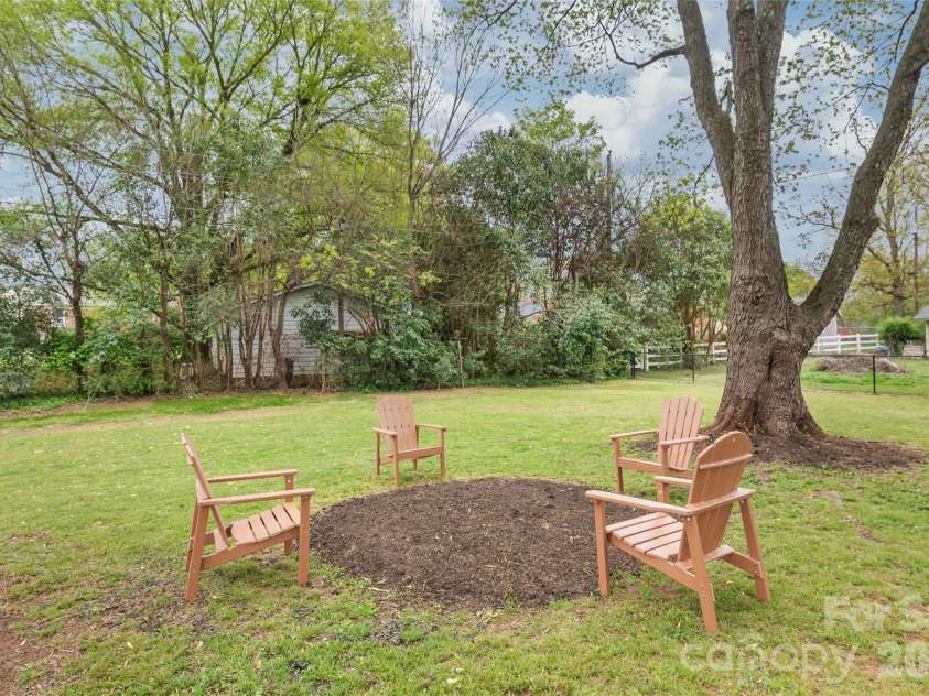 7537 Monroe Road, Charlotte, NC 28212.  MLS# CAR4363203, YatesRealty ID 26279. 