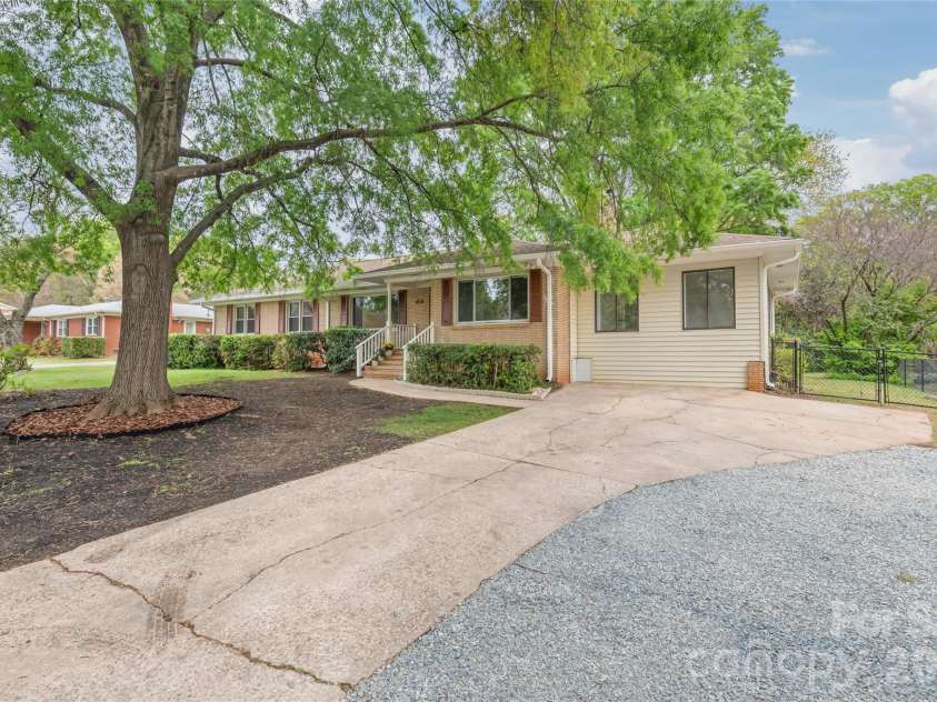 7537 Monroe Road, Charlotte, NC 28212.  MLS# CAR4363203, YatesRealty ID 26279. 