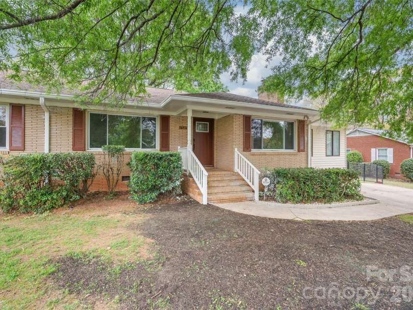 7537 Monroe Road, Charlotte, NC 28212.  MLS# CAR4363203, YatesRealty ID 26279. 