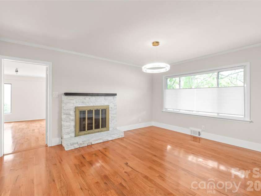 7537 Monroe Road, Charlotte, NC 28212.  MLS# CAR4363203, YatesRealty ID 26279. Dining Area