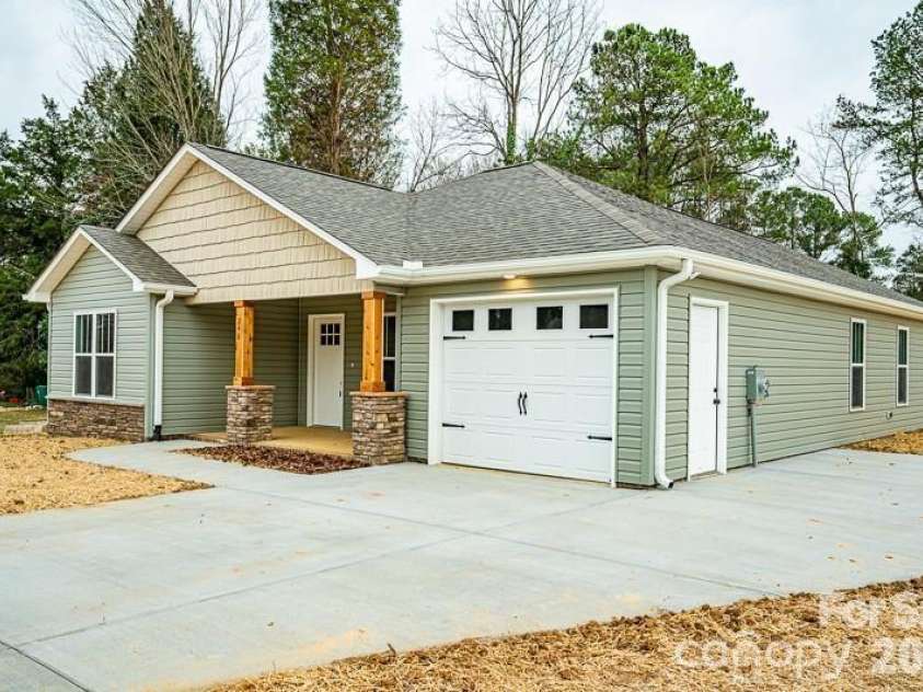 1460 Jackson Street, Salisbury, NC 28144.  MLS# CAR4337949, YatesRealty ID 2628. Similiar to photo