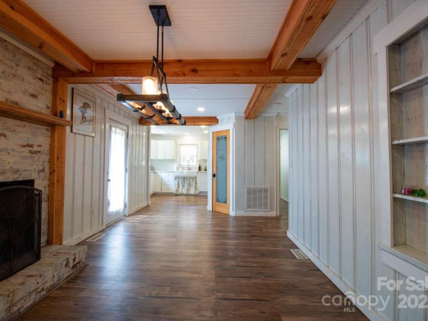 805 Pine Street, Mooresville, NC 28115.  MLS# CAR4276979, YatesRealty ID 26280. 
