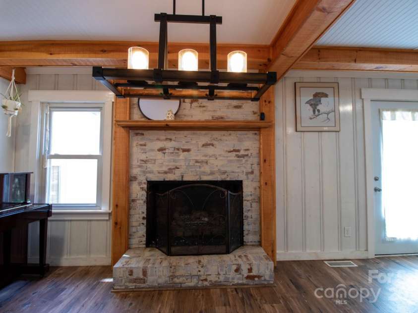 805 Pine Street, Mooresville, NC 28115.  MLS# CAR4276979, YatesRealty ID 26280. 