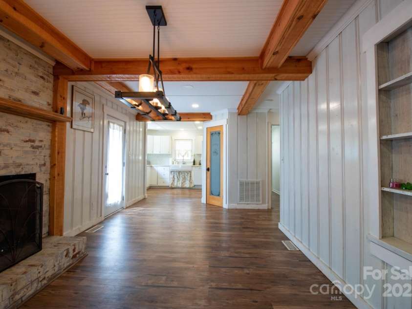 805 Pine Street, Mooresville, NC 28115.  MLS# CAR4276979, YatesRealty ID 26280. 