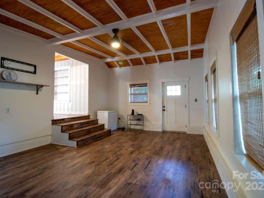 805 Pine Street, Mooresville, NC 28115.  MLS# CAR4276979, YatesRealty ID 26280. 