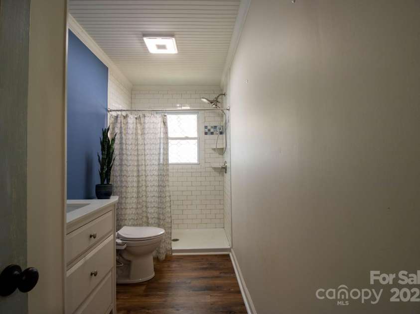 805 Pine Street, Mooresville, NC 28115.  MLS# CAR4276979, YatesRealty ID 26280. 