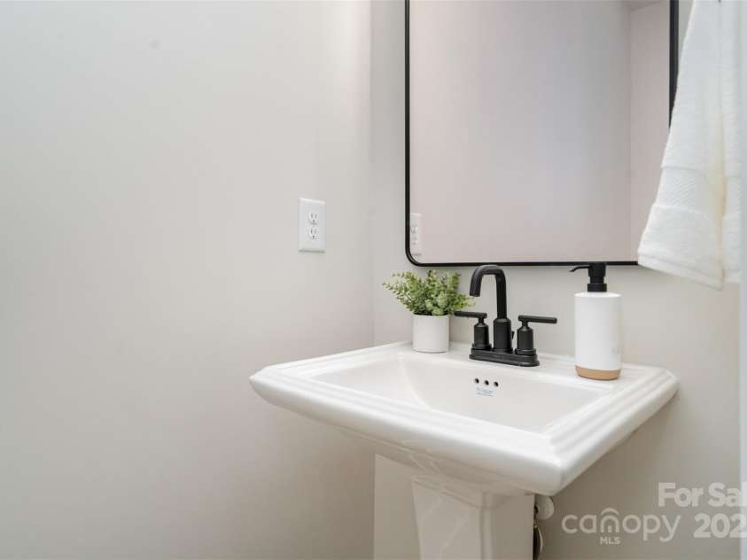 212 Mattoon Street, Charlotte, NC 28216.  MLS# CAR4306793, YatesRealty ID 26281. 