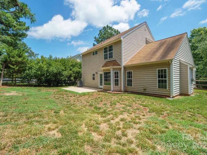 7563 Sedgebrook Drive, Stanley, NC 28164.  MLS# CAR4278112, YatesRealty ID 26282. 