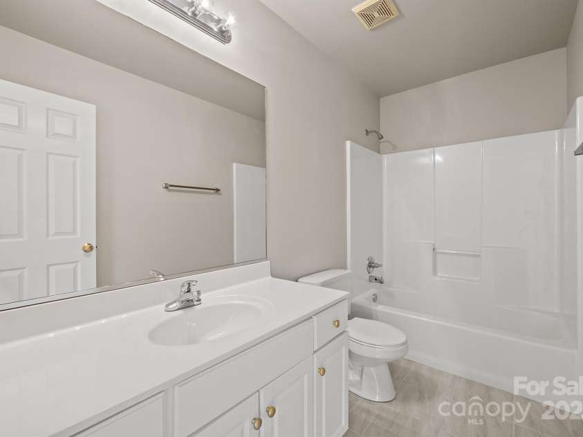 7563 Sedgebrook Drive, Stanley, NC 28164.  MLS# CAR4278112, YatesRealty ID 26282. Secondary Bath