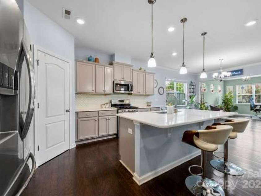12611 Chantrey Way, Huntersville, NC 28078.  MLS# CAR4280068, YatesRealty ID 26283. Kitchen
