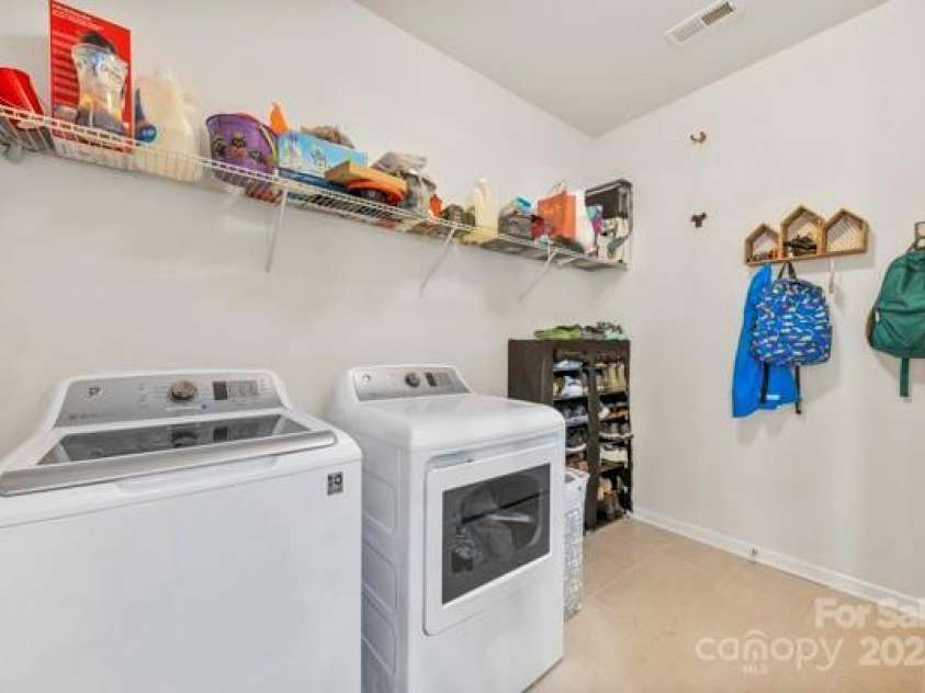 12611 Chantrey Way, Huntersville, NC 28078.  MLS# CAR4280068, YatesRealty ID 26283. Laundry